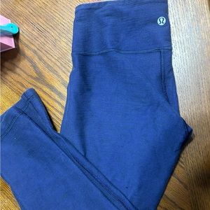 Lululemon capris navy with a pink and white stripe. Size 4